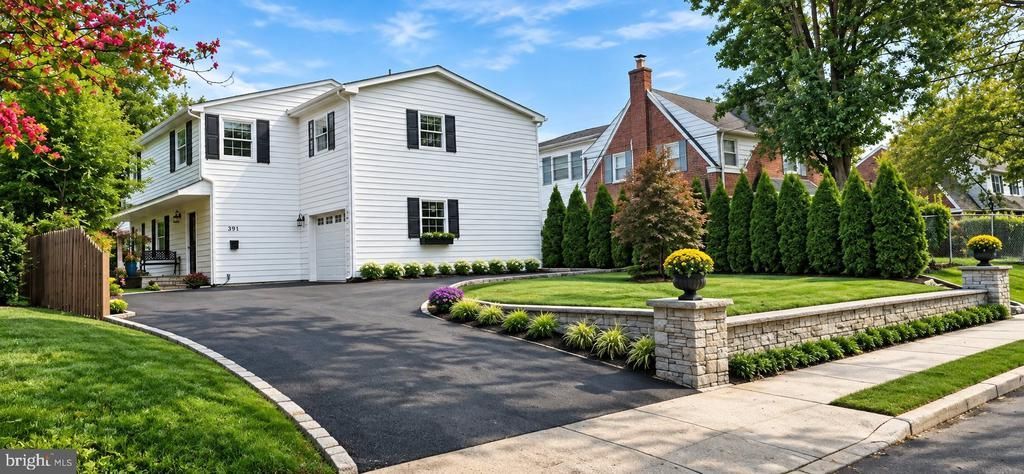 391 SUGARTOWN ROAD, WAYNE, PA 19087