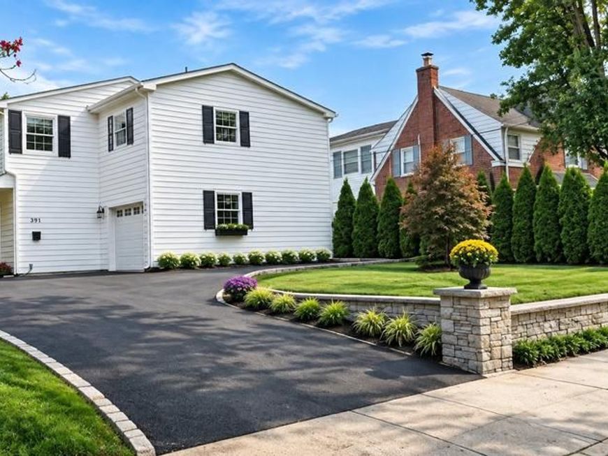391 Sugartown Road, Wayne, PA 19087 Main Photo