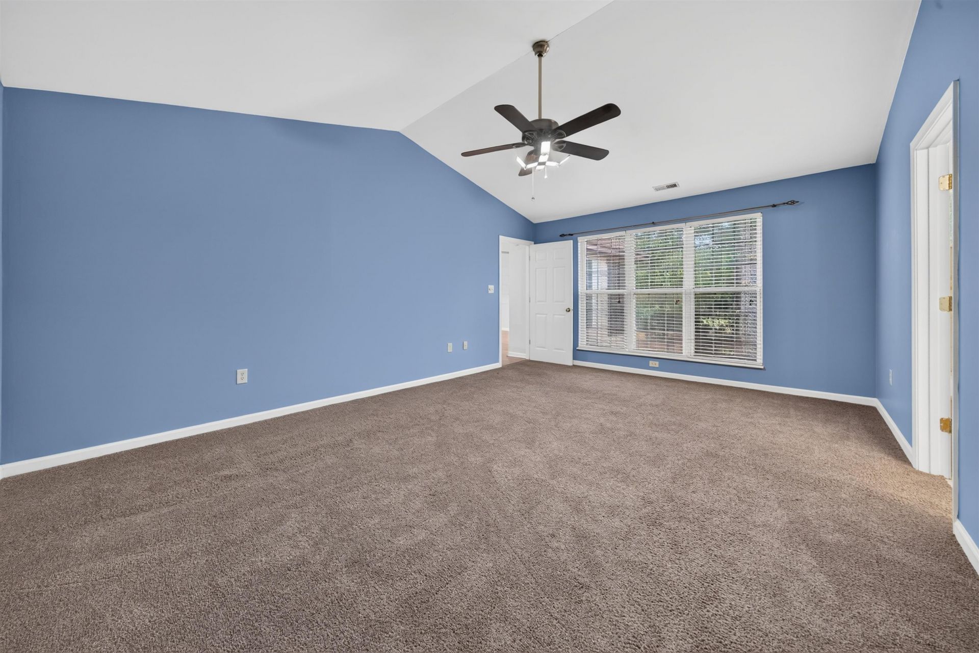 208 Pipers Ln.  Photo 14