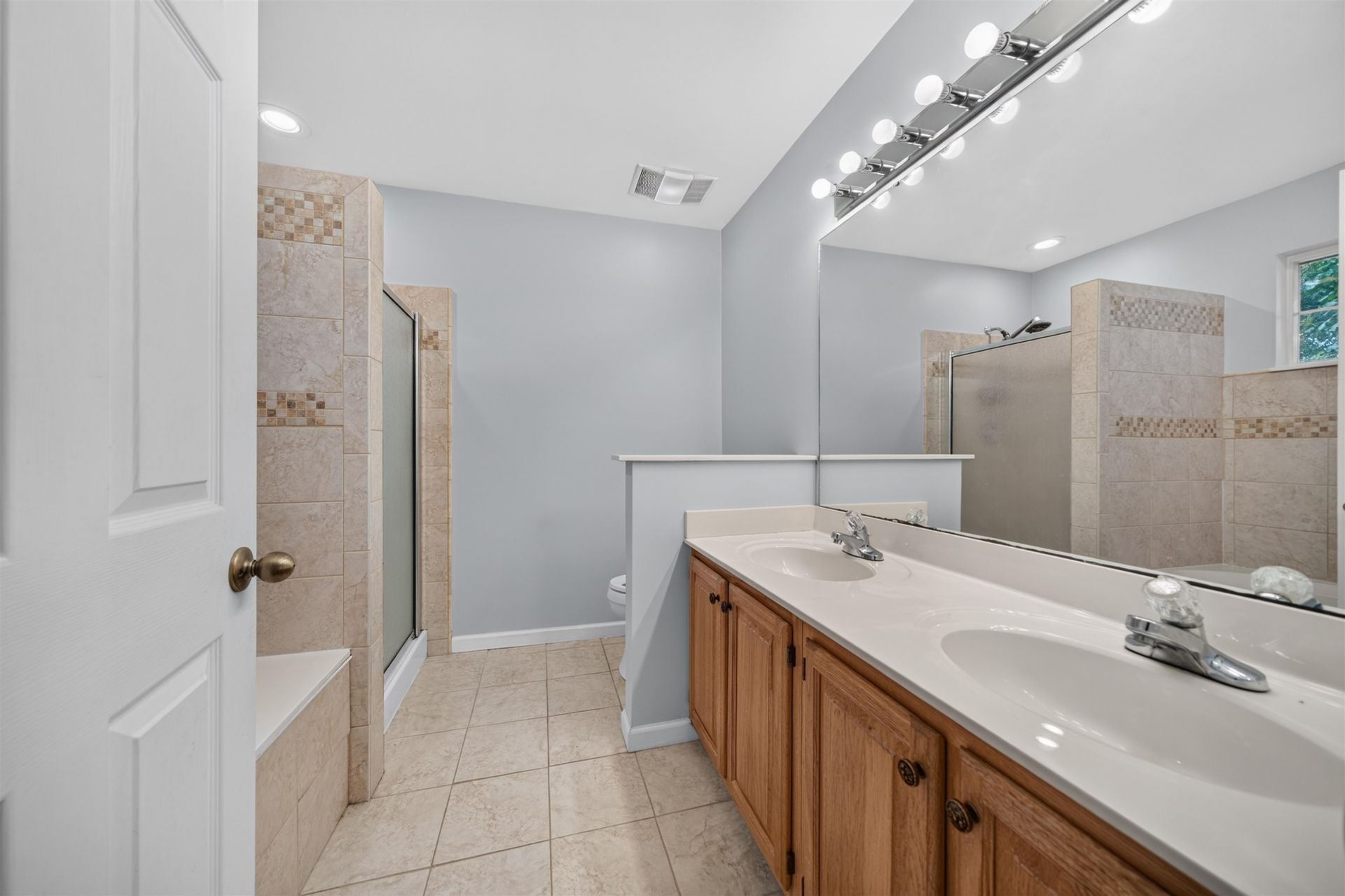 208 Pipers Ln.  Photo 16