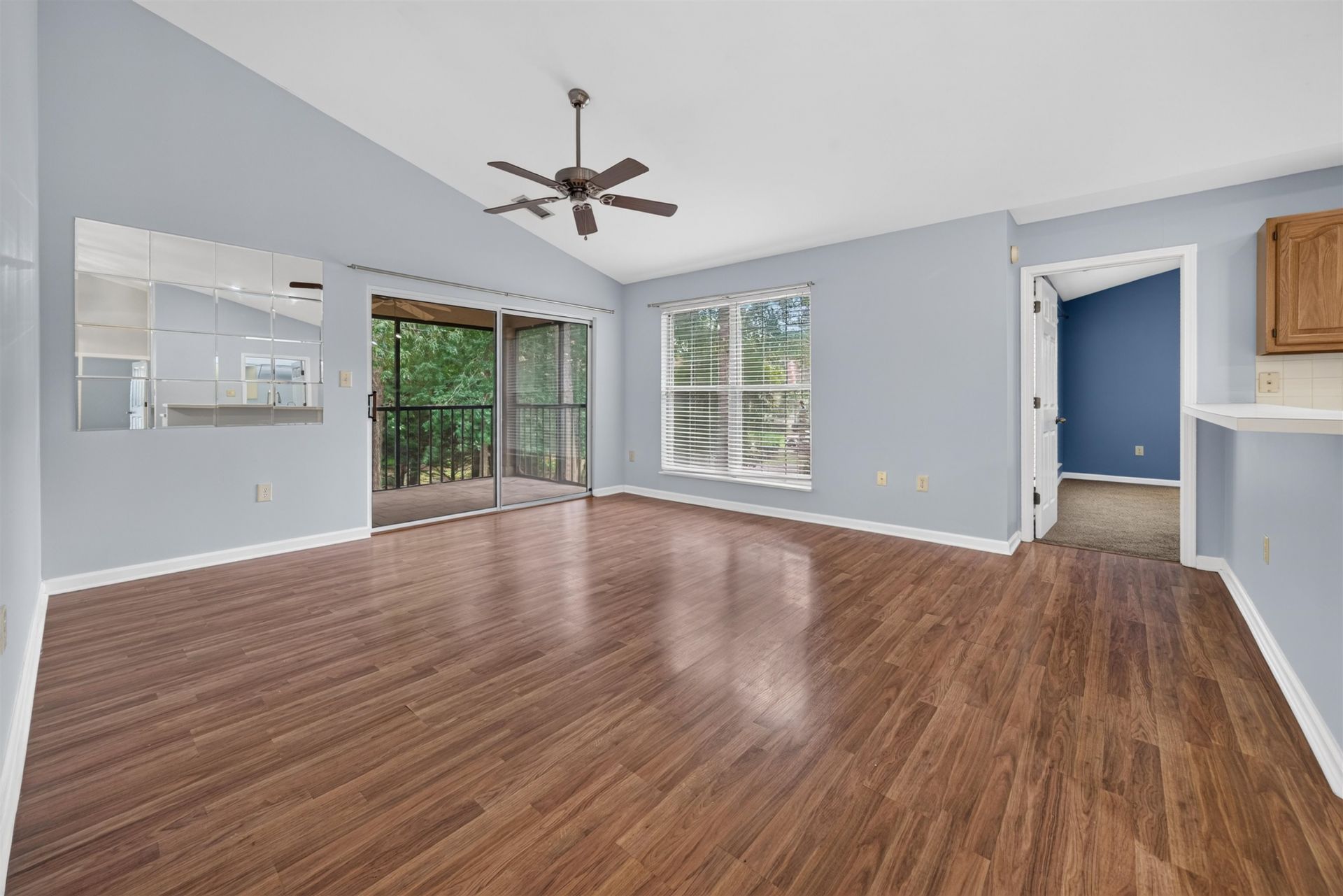 208 Pipers Ln.  Photo 8