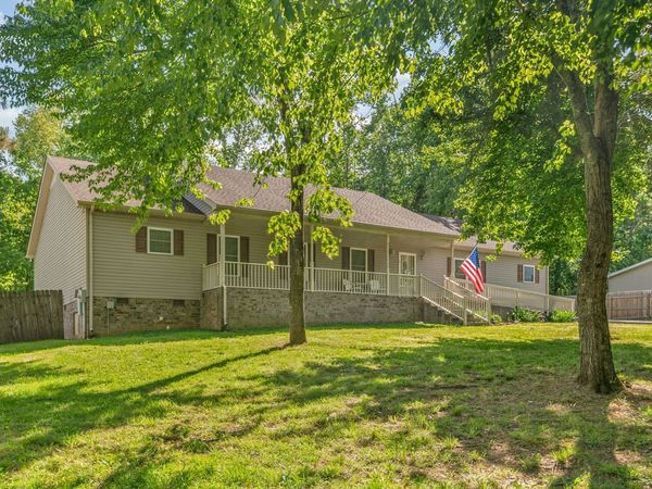 1038 Phillip Dr , Portland, TN 37148