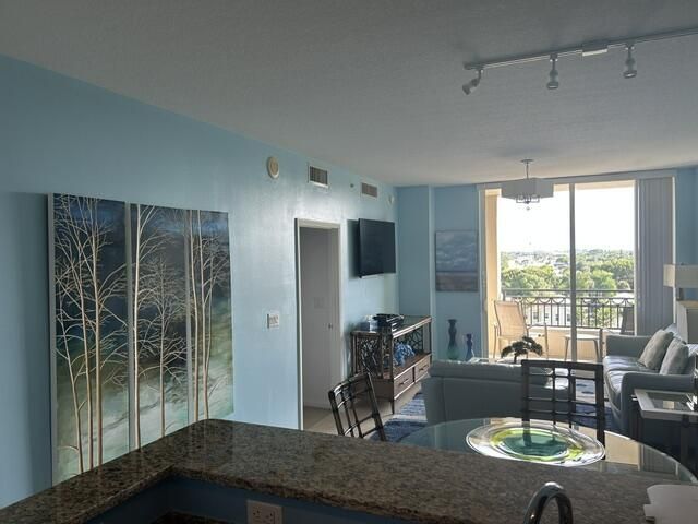 550 Okeechobee Boulevard, Unit 725, West Palm Beach, FL 33401 Photo
