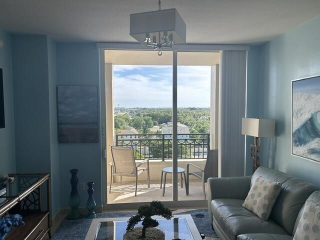550 Okeechobee Boulevard, Unit 725, West Palm Beach, FL 33401 Photo