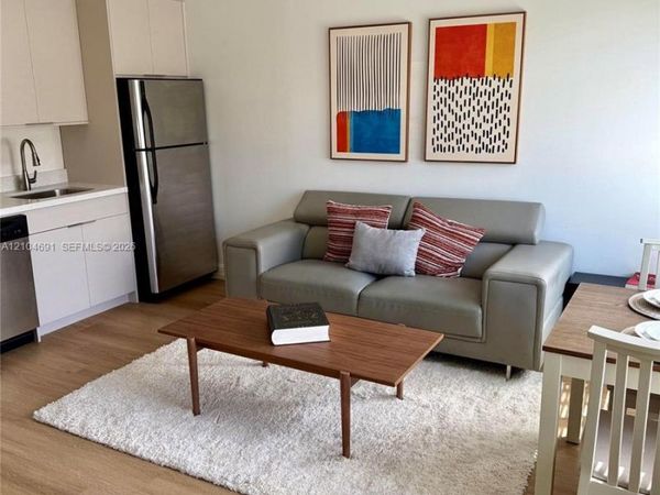 611 11th St , Unit 105, Miami Beach, FL 33139
