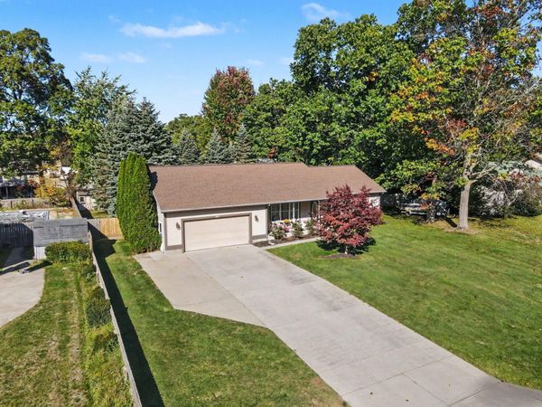 3872 Forest Edge Road, Muskegon, MI 49442
