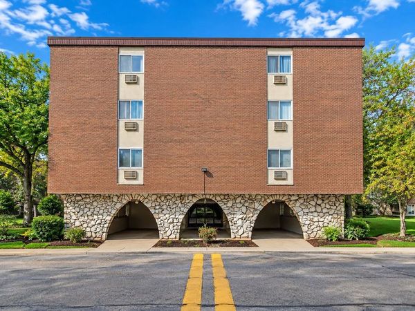 1331 S Finley Road , Unit 212, Lombard, IL 60148