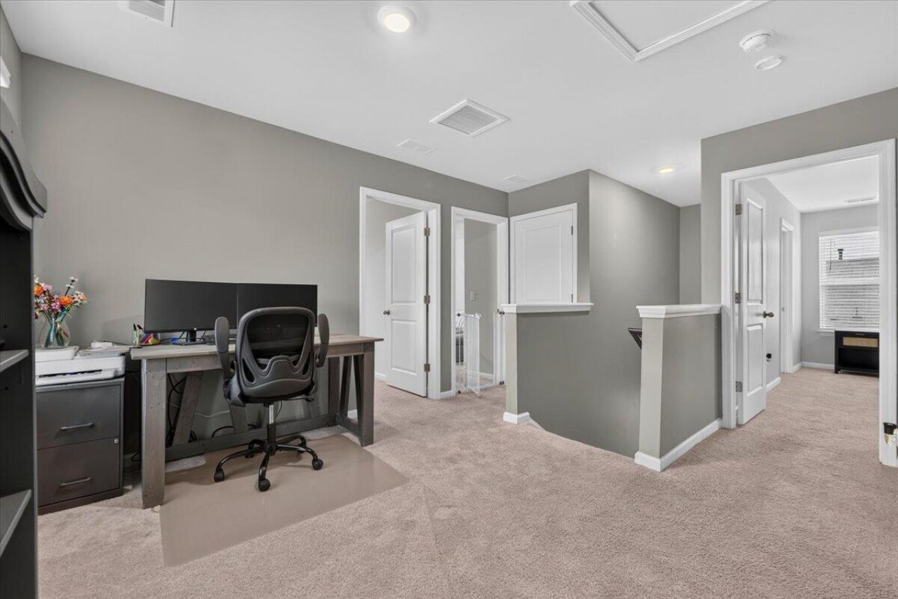 225 Sedona Drive Photo 16