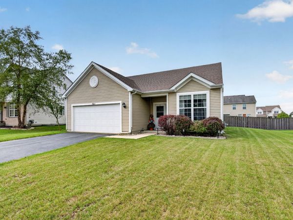 1611 Balboa Drive, Minooka, IL 60447
