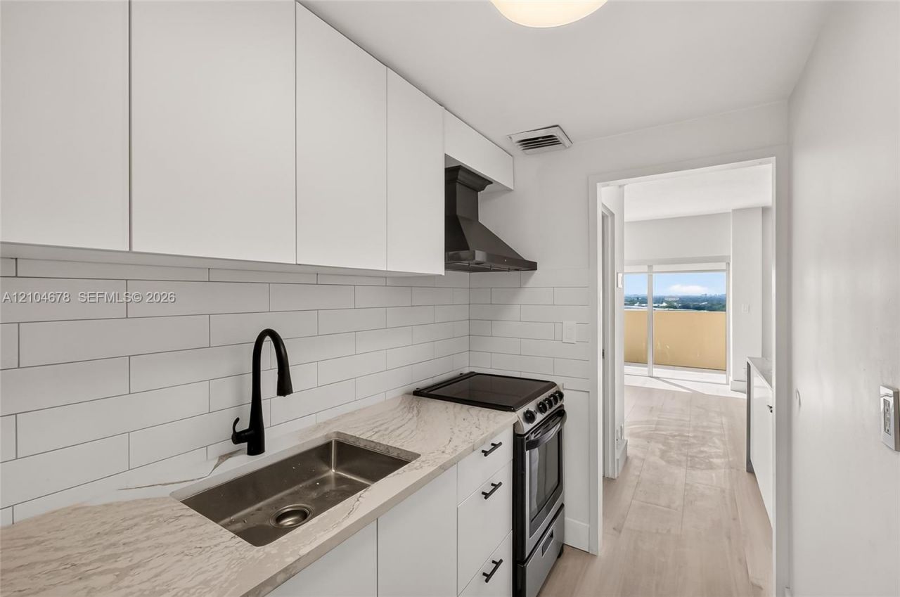 880 NE 69th St , Unit 14H, Miami, FL 33138 Photo