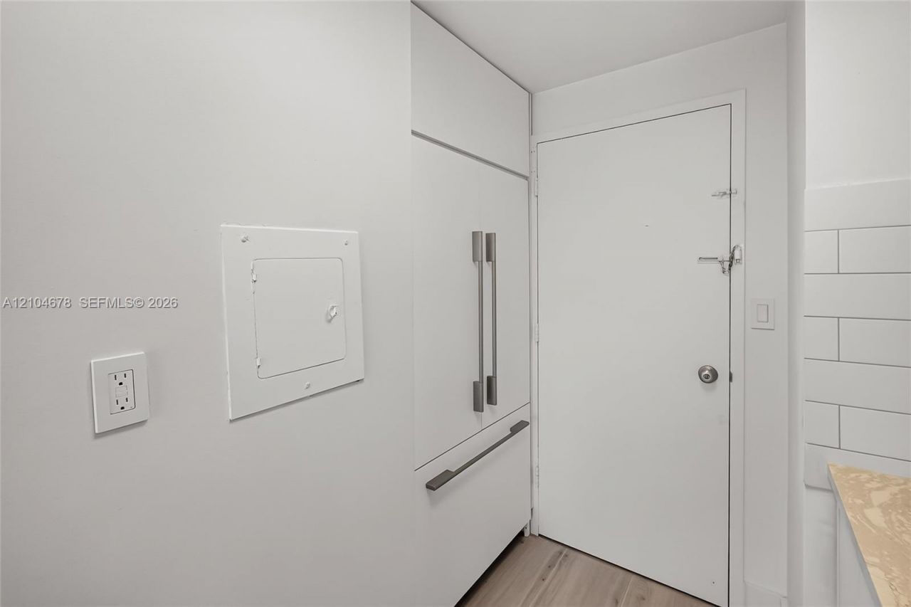 880 NE 69th St , Unit 14H, Miami, FL 33138 Photo