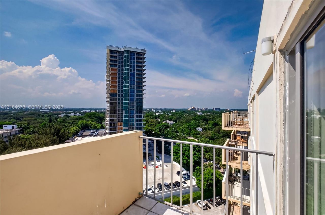 880 NE 69th St , Unit 14H, Miami, FL 33138 Photo