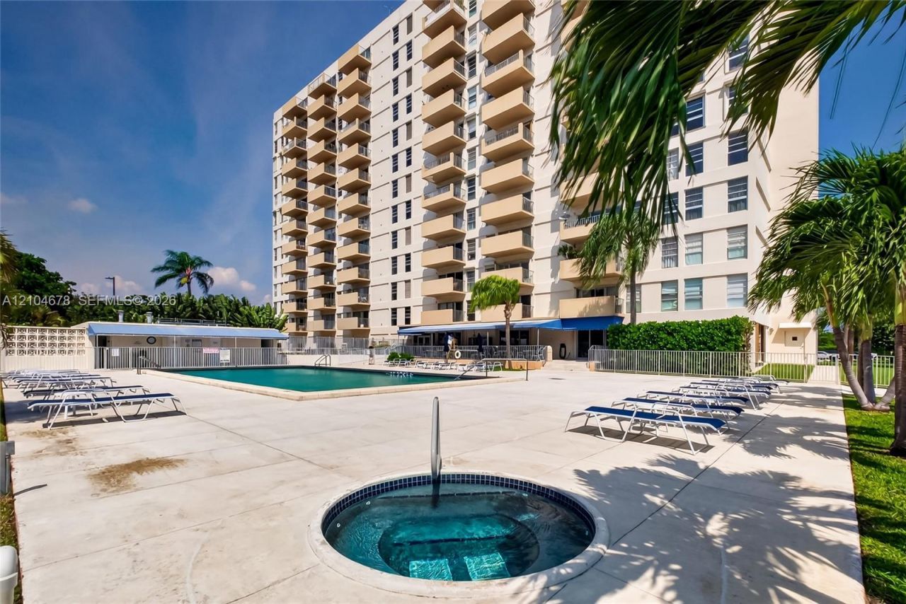 880 NE 69th St , Unit 14H, Miami, FL 33138 Photo