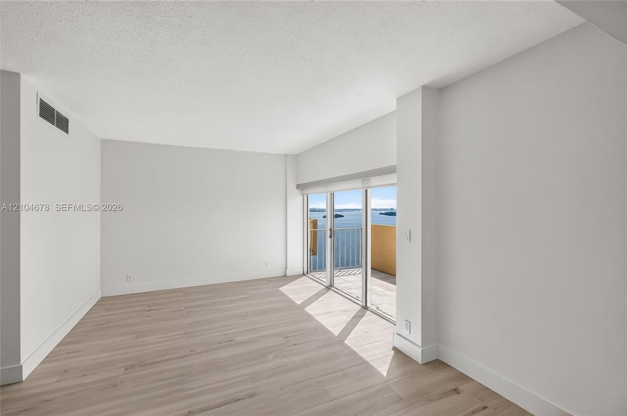 880 NE 69th St , Unit 14H, Miami, FL 33138 Photo