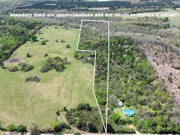 1 Claude School House Road , Scotland, AR 72030
