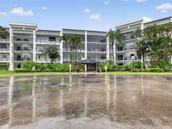 16051 Blatt Blvd , Unit 106, Weston, FL 33326