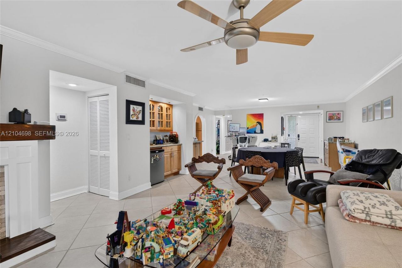 16051 Blatt Blvd , Unit 106, Weston, FL 33326 Photo