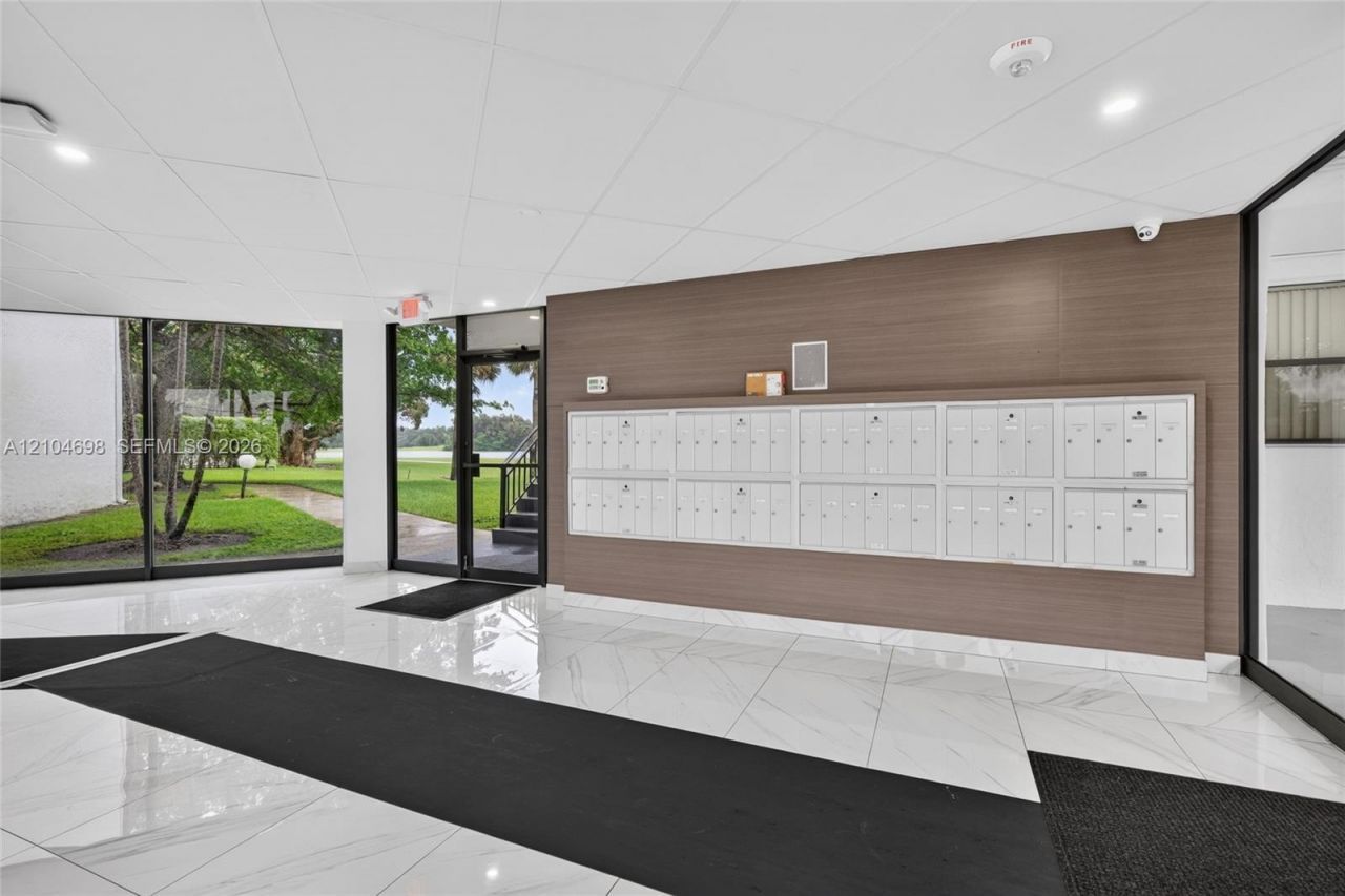 16051 Blatt Blvd , Unit 106, Weston, FL 33326 Photo