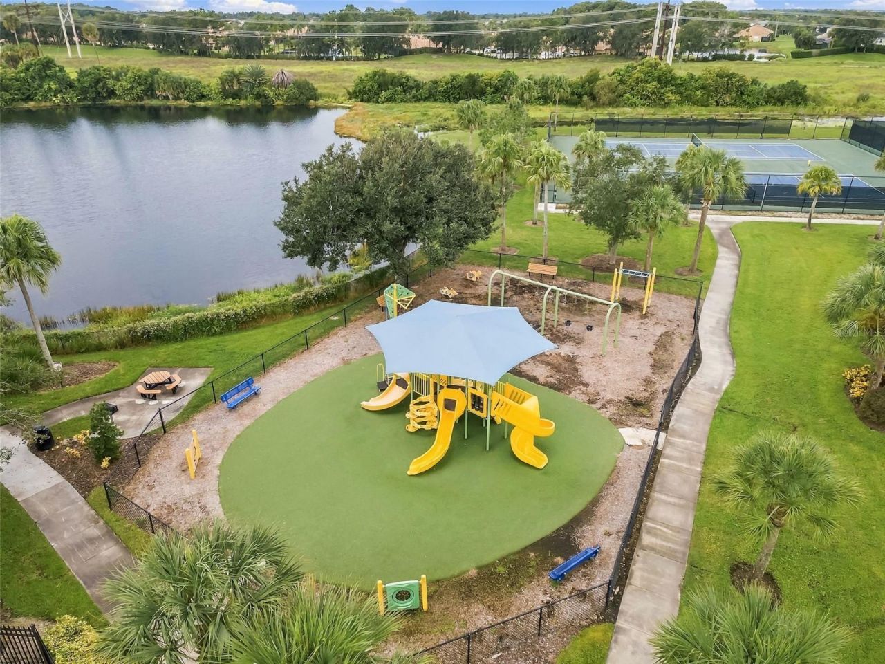1003 Fairwaycove Lane , Unit 207, Bradenton, FL 34212 Photo