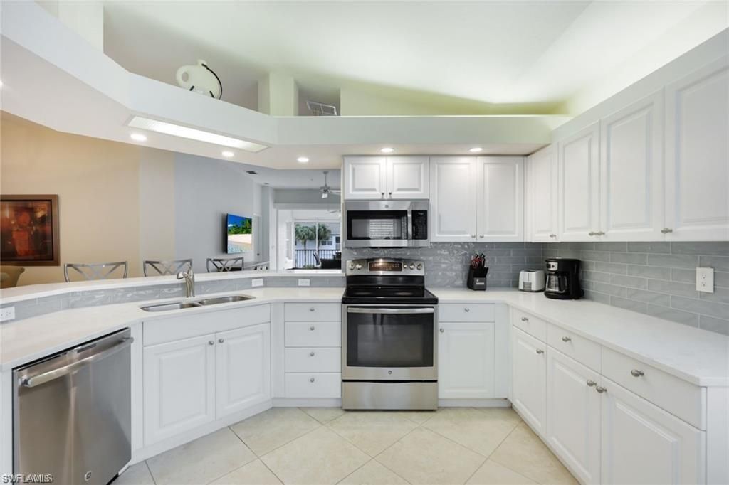 6914 Satinleaf Rd N, Unit 204, Naples, FL 34109 Photo