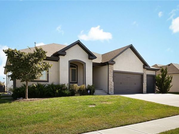4824 SW 3rd Street, Blue Springs, MO 64014