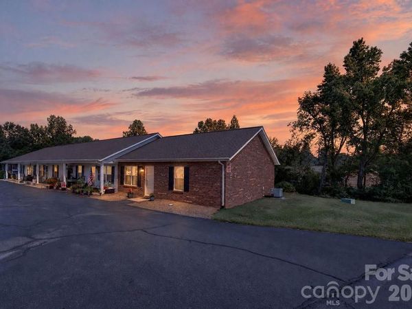 122 24th Street NW, Hickory, NC 28601