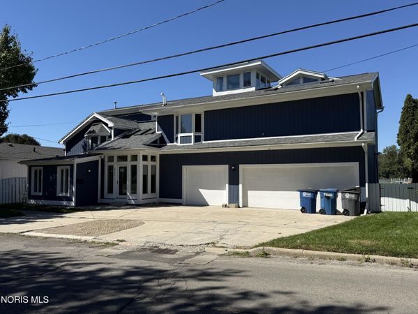 6249 Edgewater Drive , Toledo, OH 43611