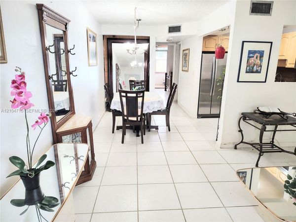 9061 Sunrise Lakes Blvd , Unit 102, Sunrise, FL 33322