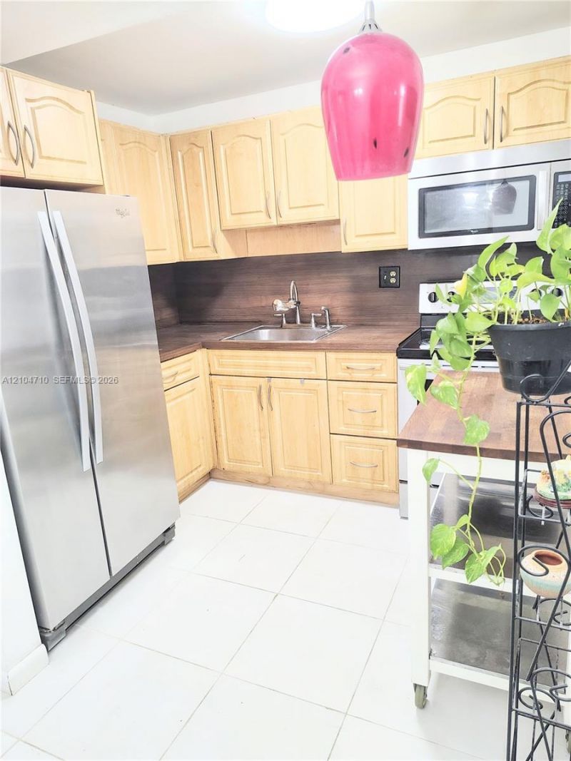 9061 Sunrise Lakes Blvd , Unit 102, Sunrise, FL 33322 Photo