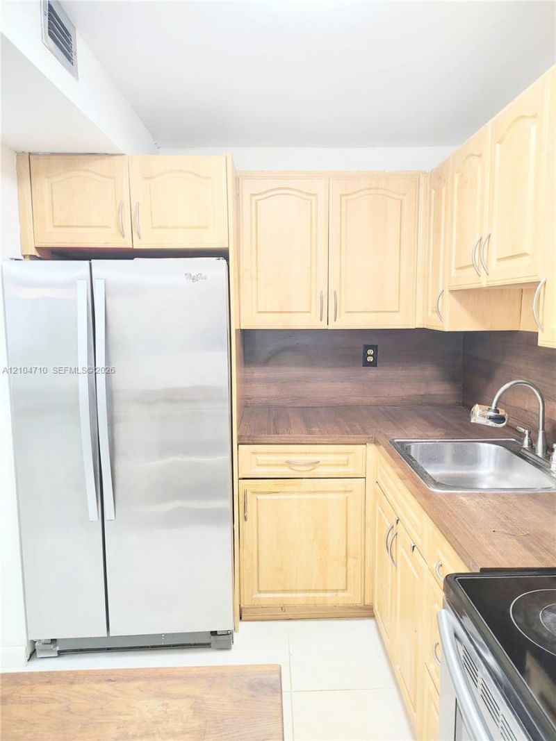 9061 Sunrise Lakes Blvd , Unit 102, Sunrise, FL 33322 Photo