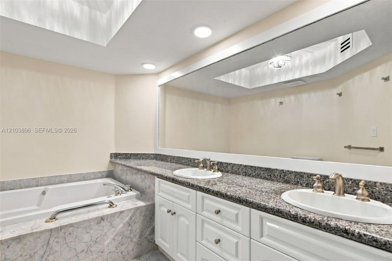 16485 Collins Ave , Unit 2235, Sunny Isles Beach, FL 33160 Photo