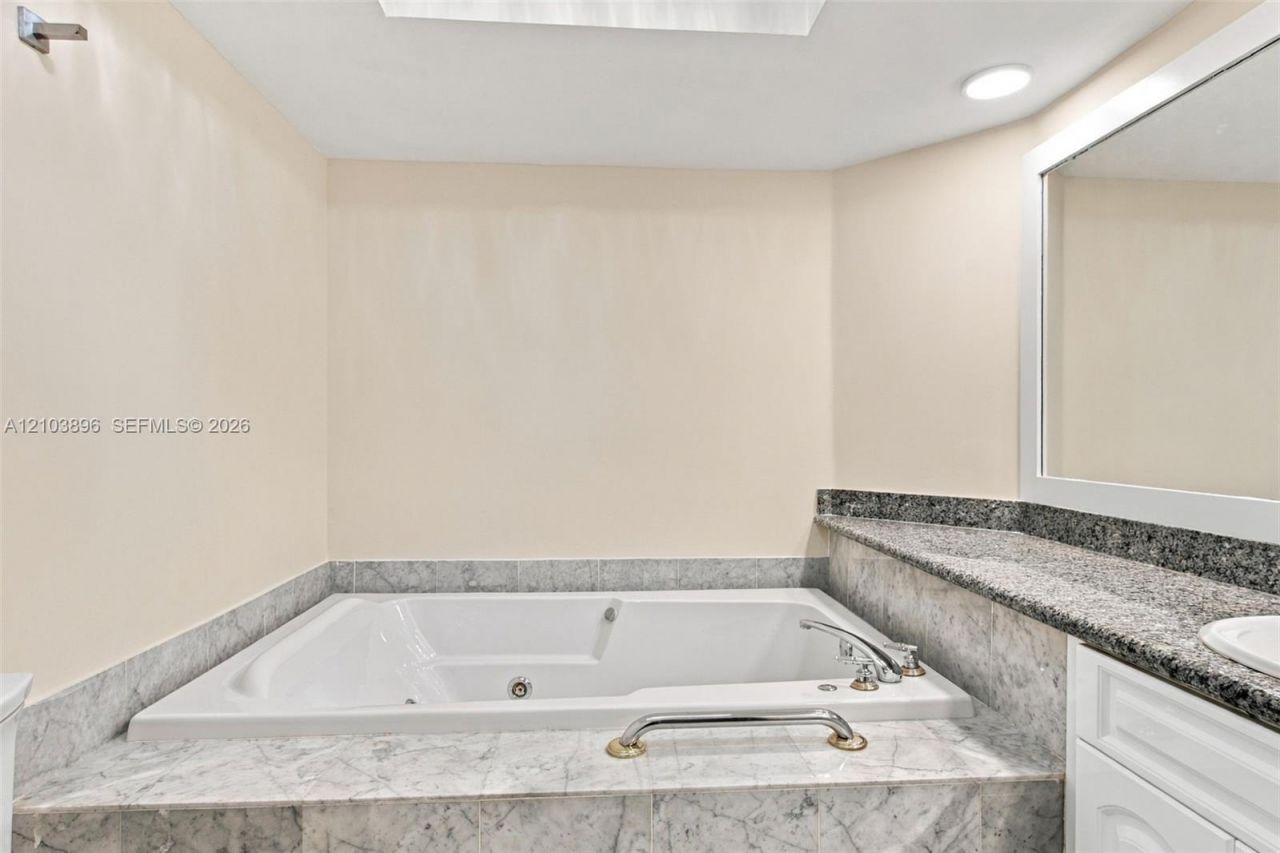 16485 Collins Ave , Unit 2235, Sunny Isles Beach, FL 33160 Photo