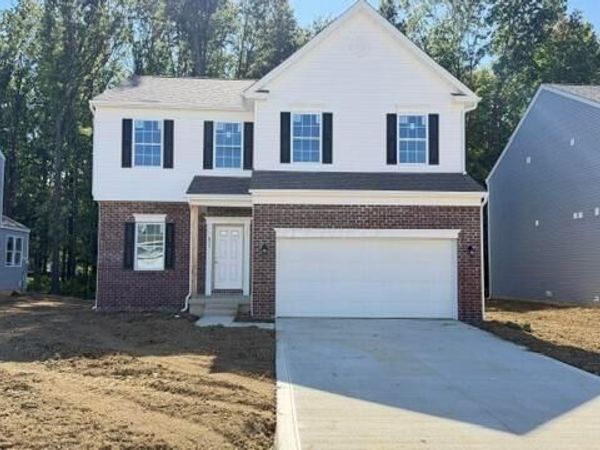 877 spur Avenue , Pataskala, OH 43062