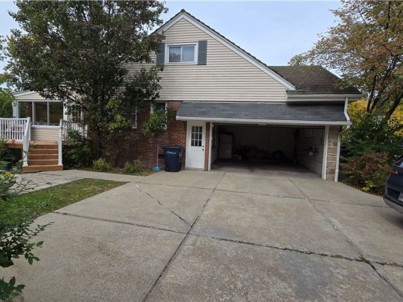 2626 Brentwood Road, Beachwood, OH 44122 Photo 2