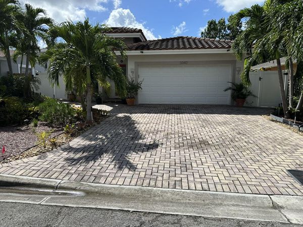 3040 NW 7TH Street, Fort Lauderdale, FL 33311