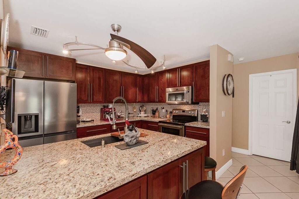 3040 NW 7th Street, Fort Lauderdale, FL 33311 Photo