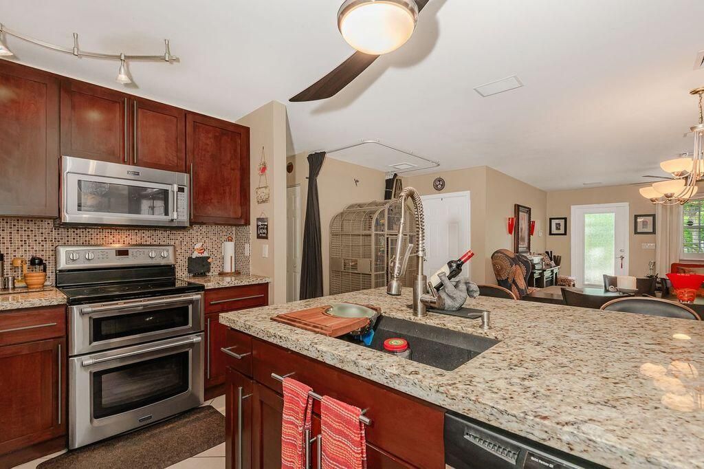 3040 NW 7th Street, Fort Lauderdale, FL 33311 Photo