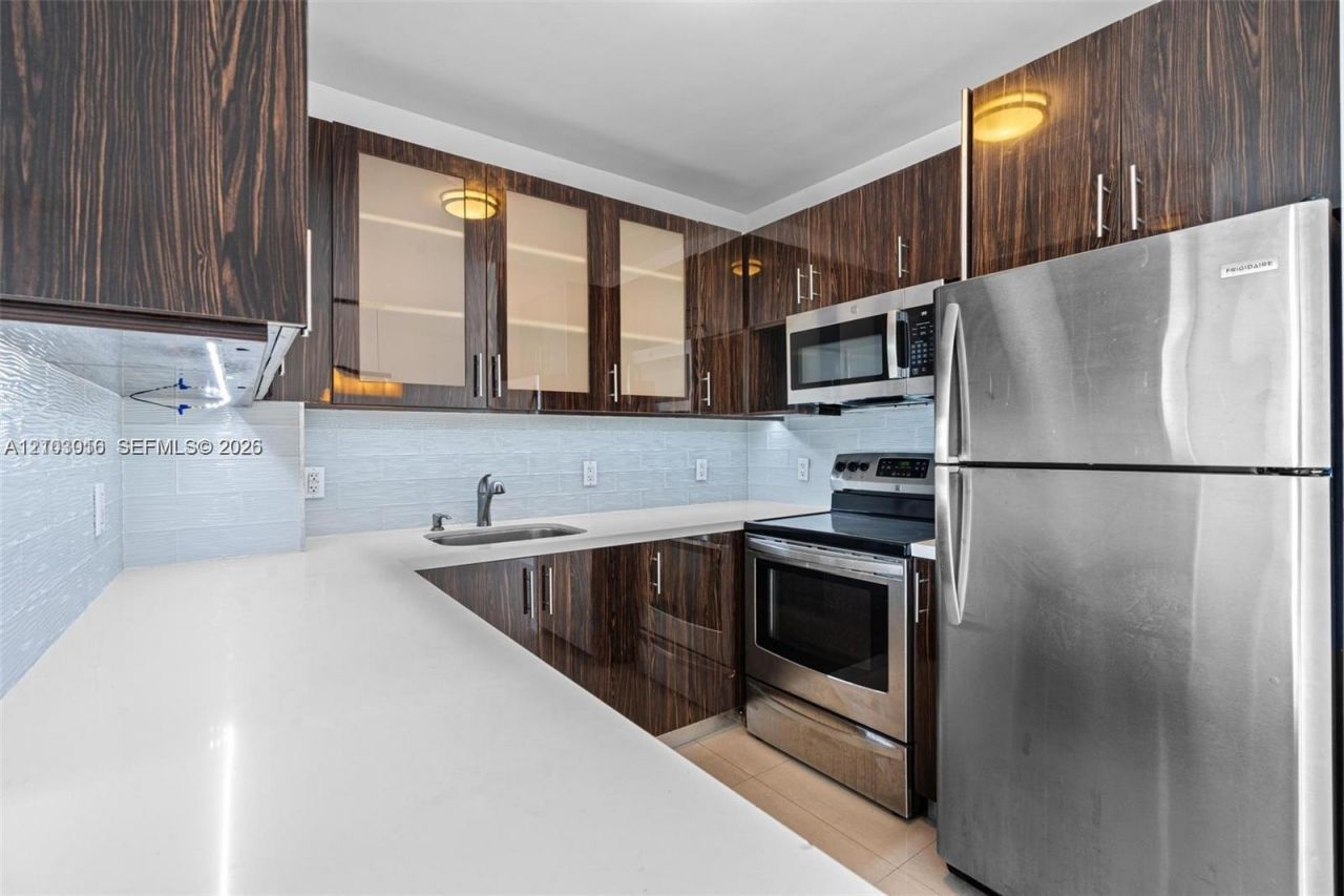 7441 Wayne Ave , Unit 10K, Miami Beach, FL 33141 Photo