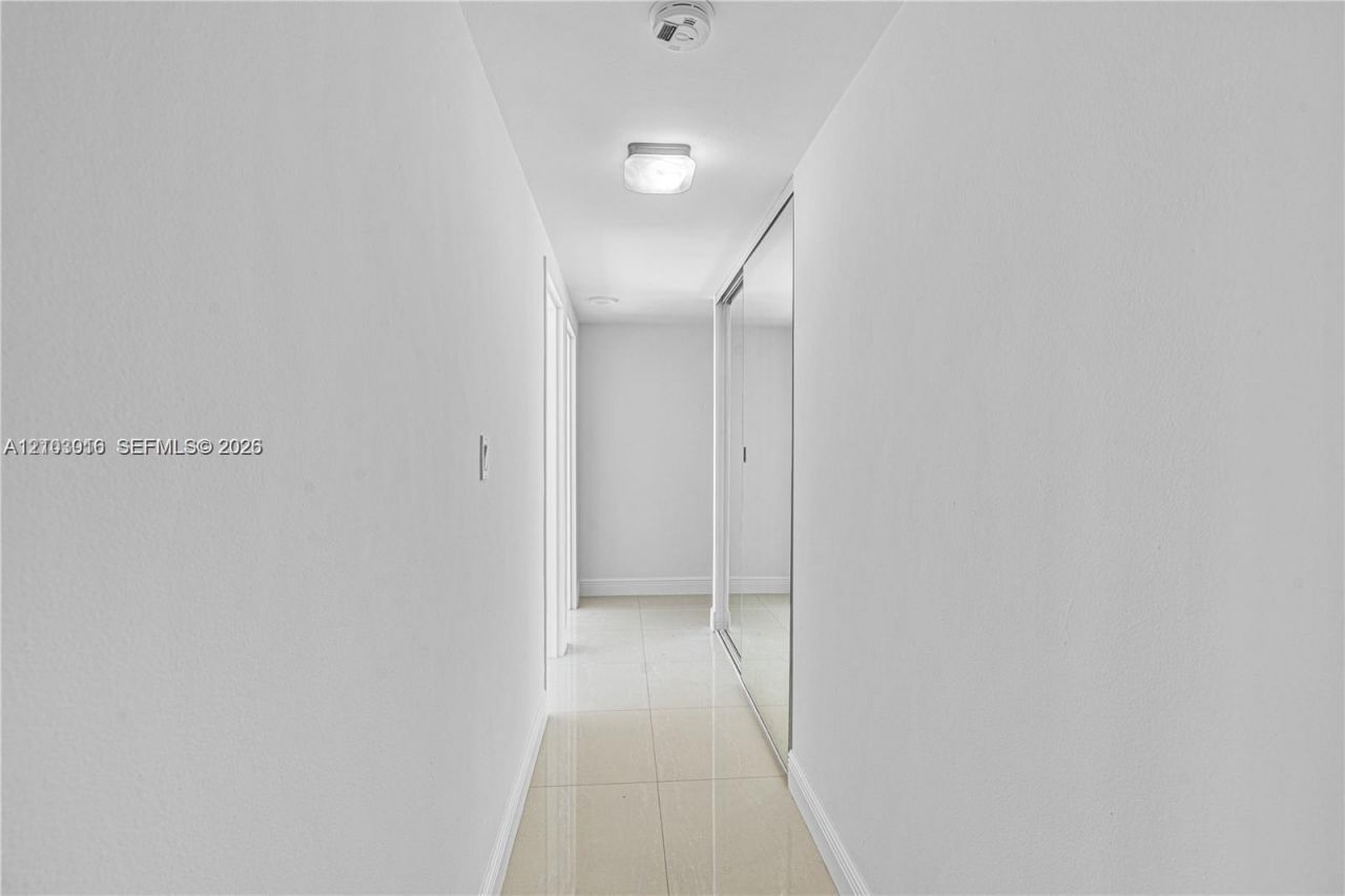 7441 Wayne Ave , Unit 10K, Miami Beach, FL 33141 Photo