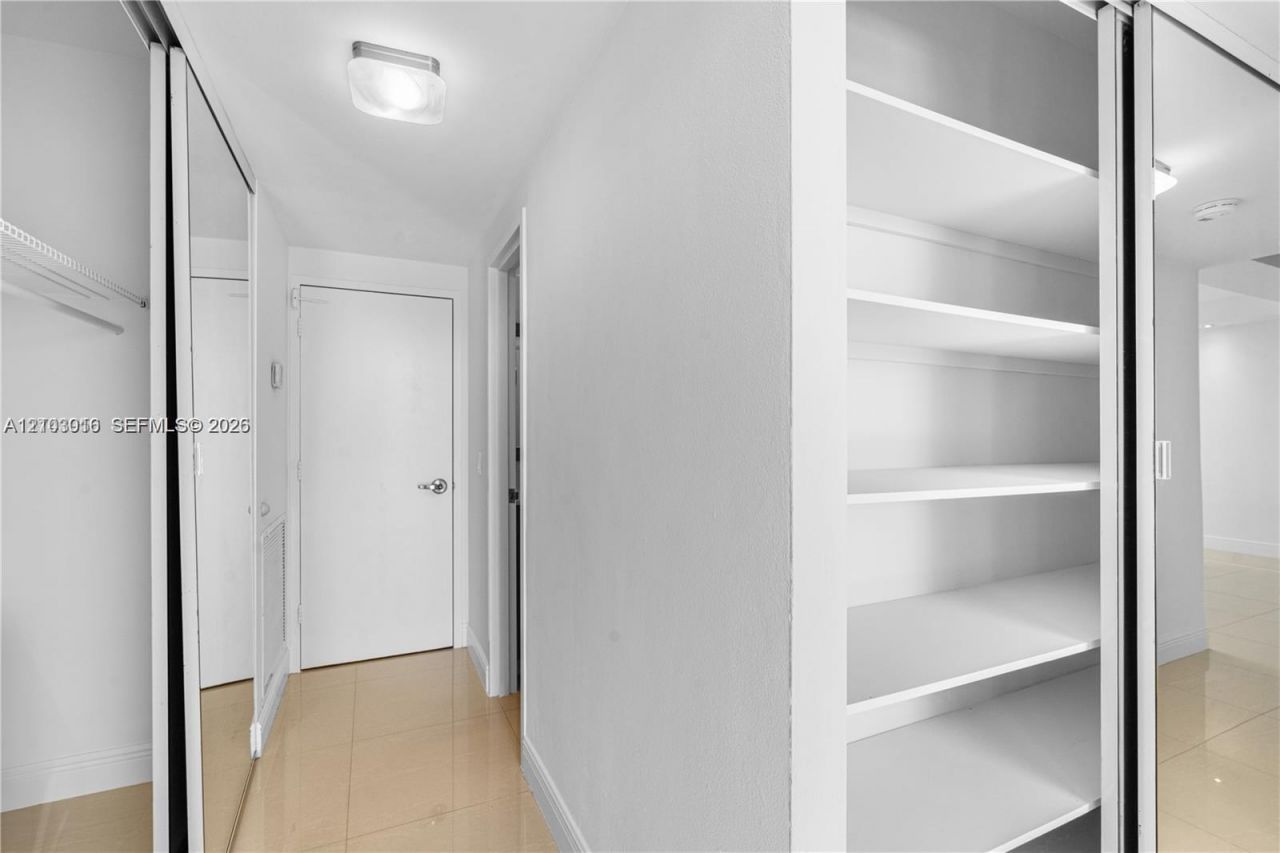 7441 Wayne Ave , Unit 10K, Miami Beach, FL 33141 Photo