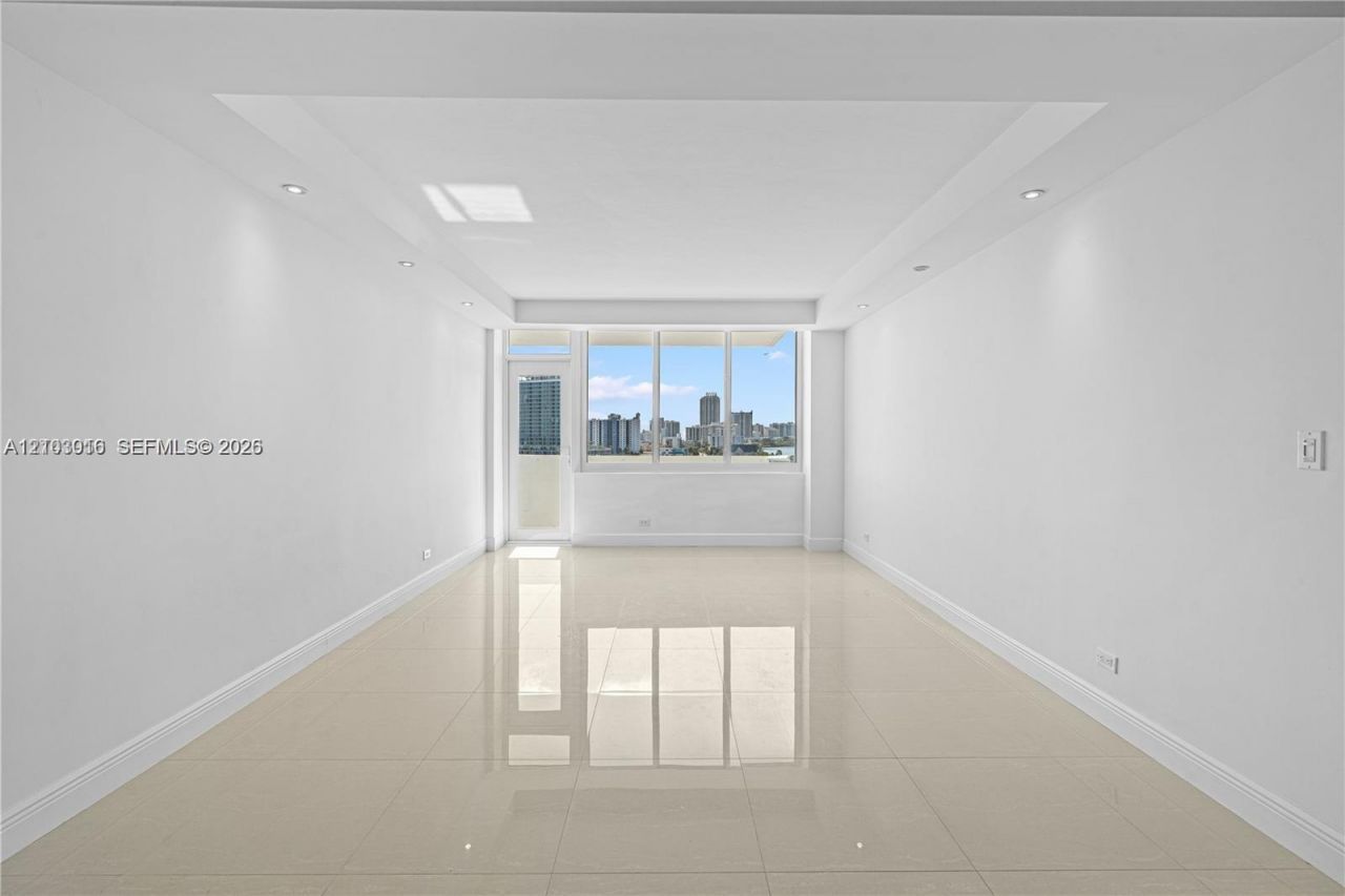 7441 Wayne Ave , Unit 10K, Miami Beach, FL 33141 Photo