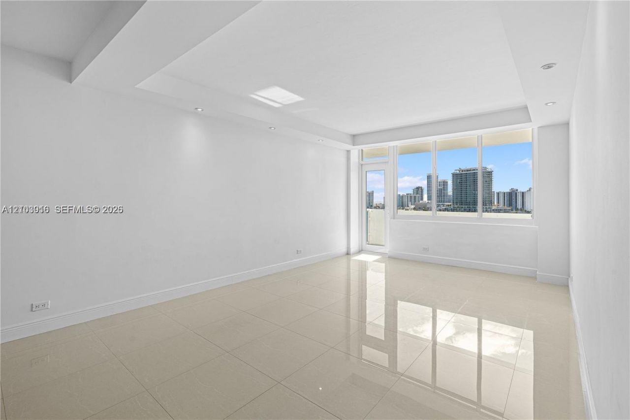 7441 Wayne Ave , Unit 10K, Miami Beach, FL 33141 Photo