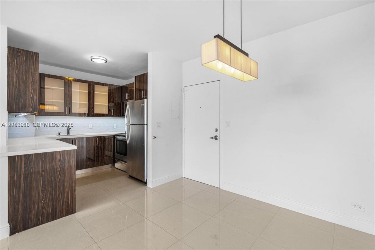 7441 Wayne Ave , Unit 10K, Miami Beach, FL 33141 Photo