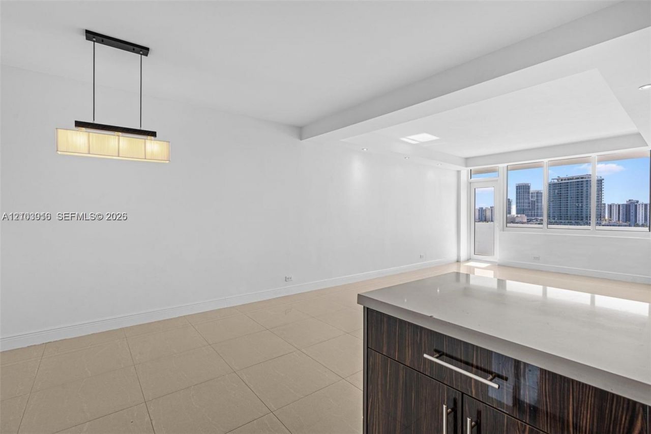 7441 Wayne Ave , Unit 10K, Miami Beach, FL 33141 Photo