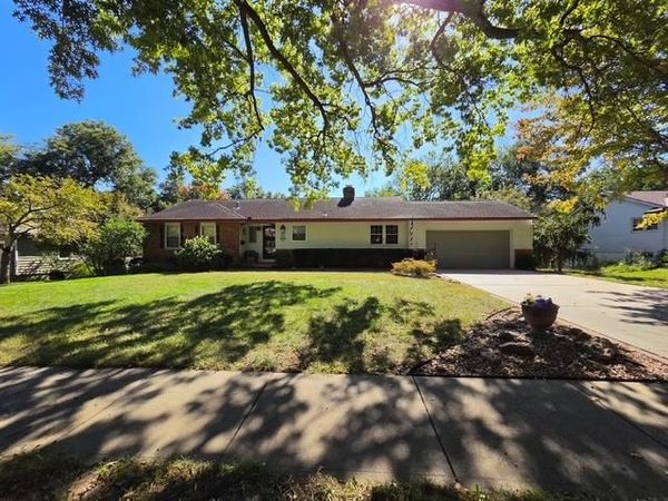 11 E 109th Terrace, Kansas City, MO 64114