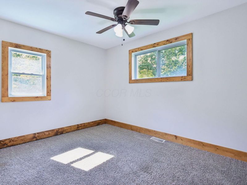 17380 Texas Road SE, Heath, OH 43056 Photo 5