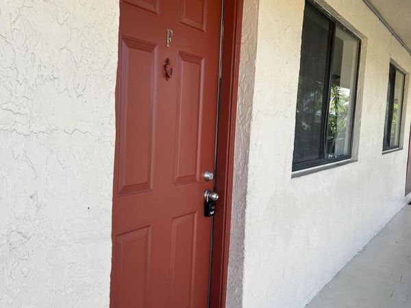 700 NOTTINGHAM Circle, Unit F, Greenacres, FL 33463