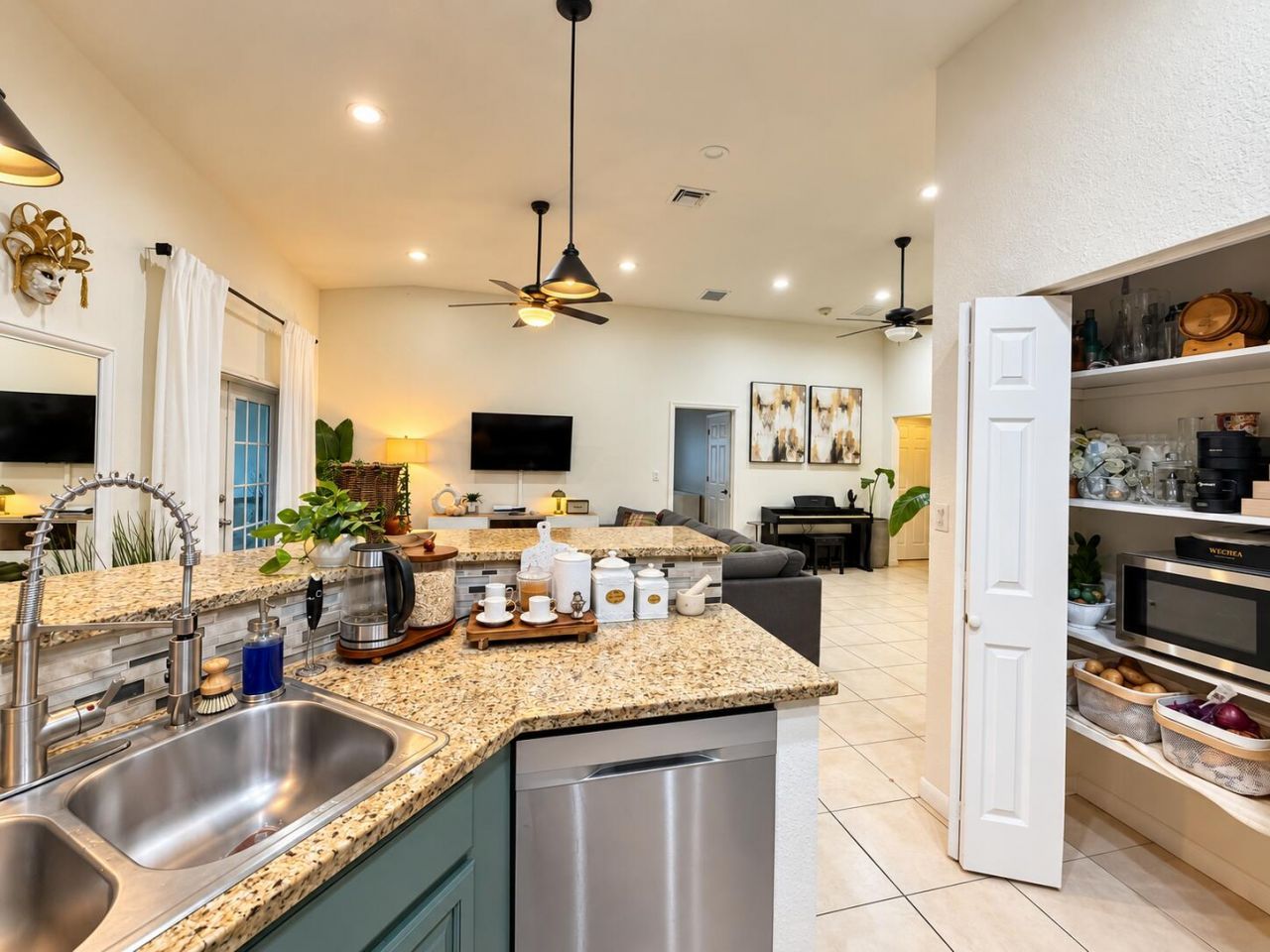 2858 NW 9th Street, Fort Lauderdale, FL 33311 Photo