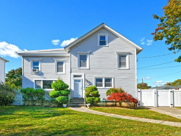 2086 Washington Avenue , Seaford, NY 11783