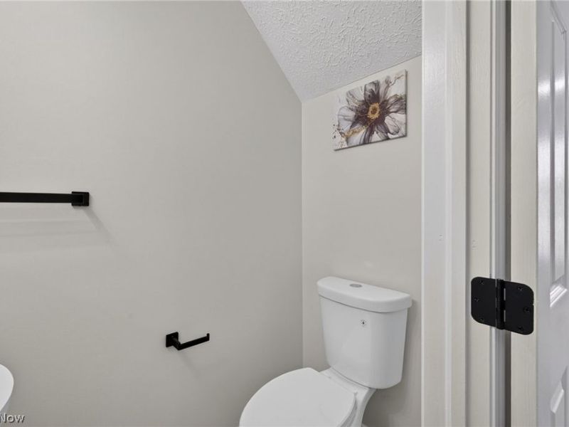 1115 Oxford Circle, Akron, OH 44312 Photo 13